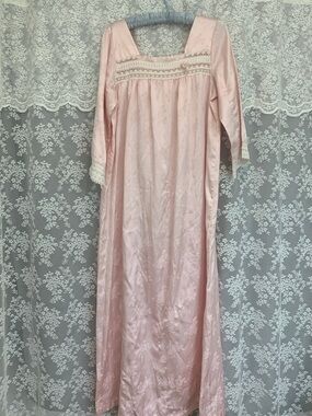 Union made pastel pink nightgown